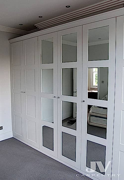 Fitted warrobe with mirrors